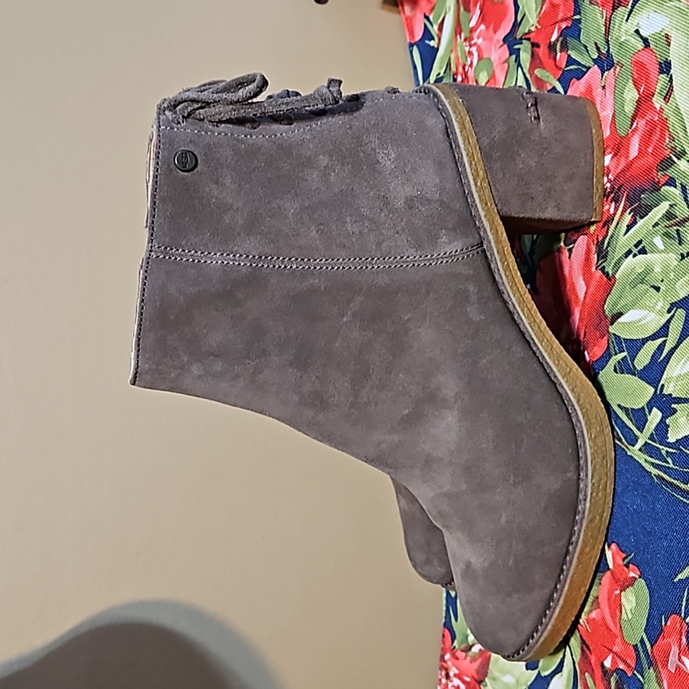UGG Corinne Suede Ankle Boots-NWOT - Picture 4 of 13